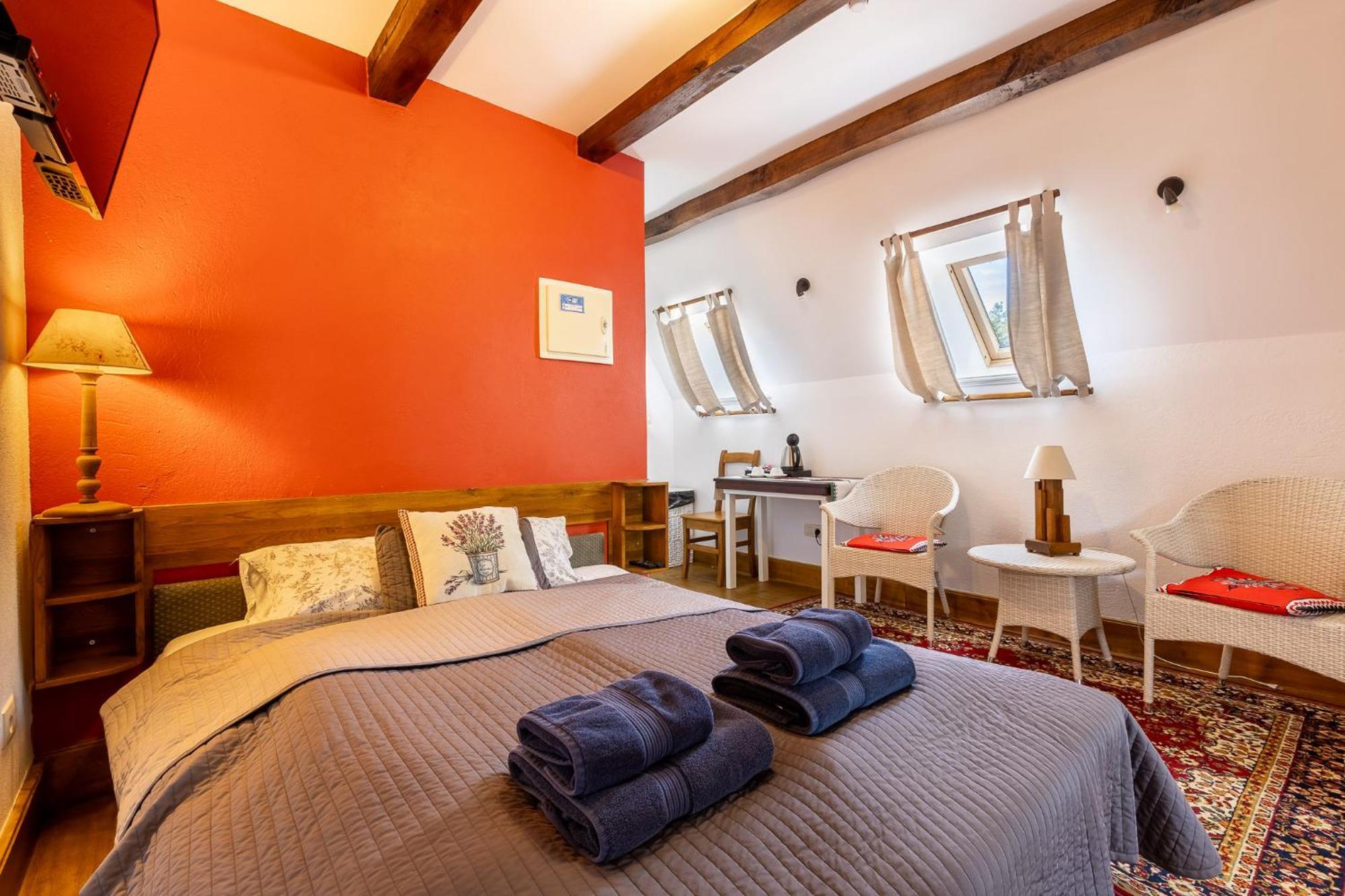 Gosciniec Pod Zajacem Bed and Breakfast Oleśnica Buitenkant foto