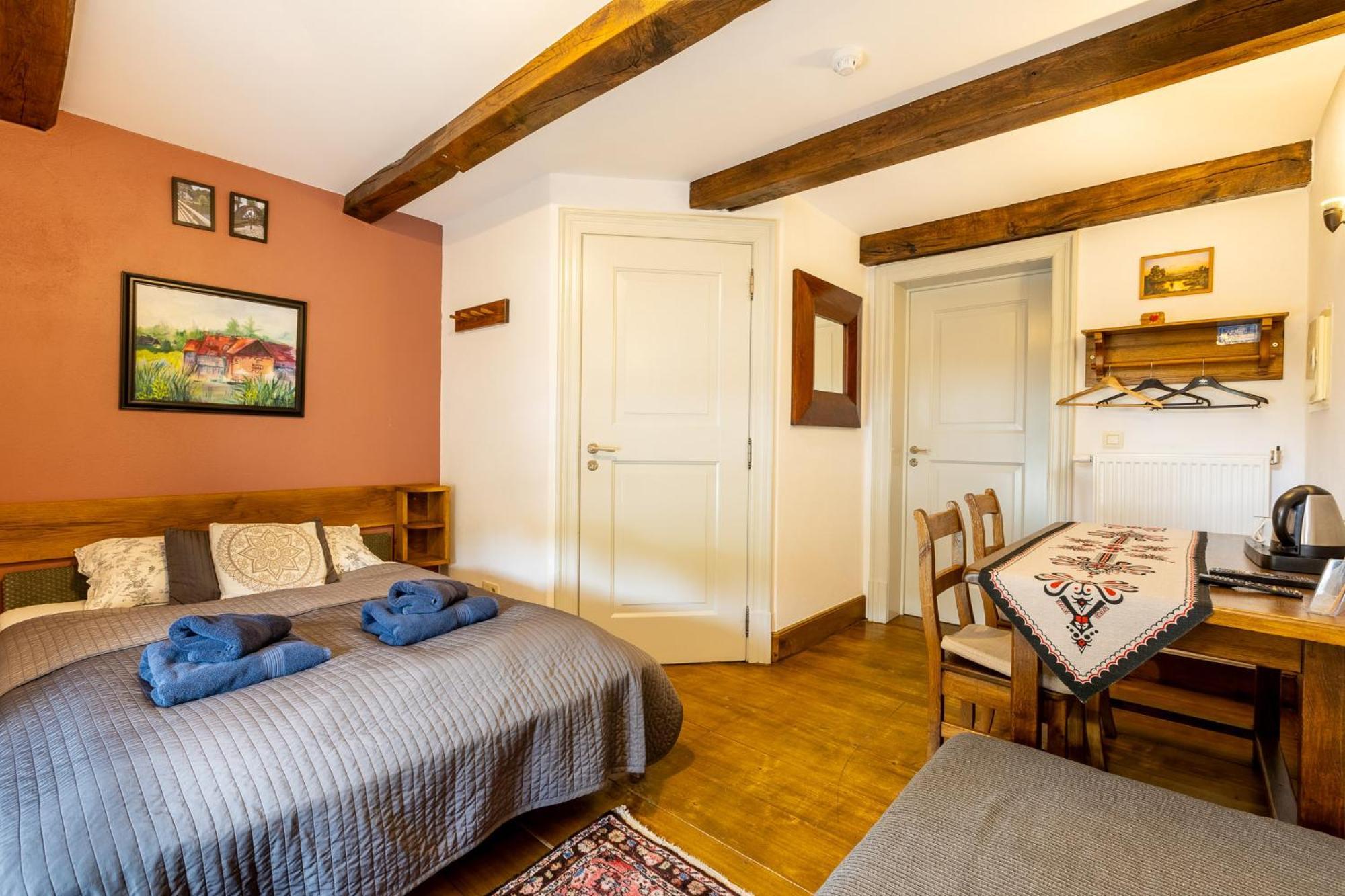 Gosciniec Pod Zajacem Bed and Breakfast Oleśnica Buitenkant foto