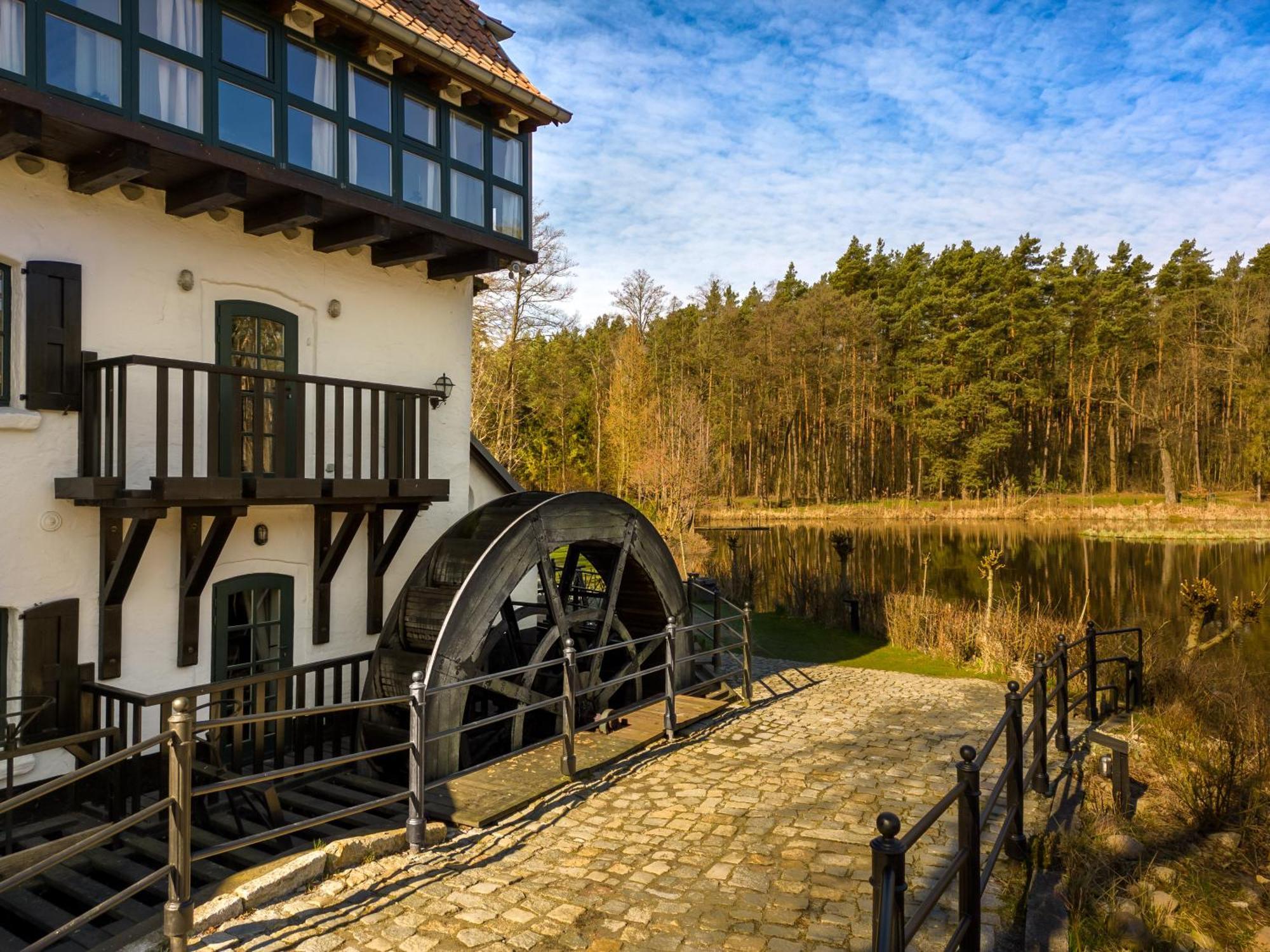 Gosciniec Pod Zajacem Bed and Breakfast Oleśnica Buitenkant foto